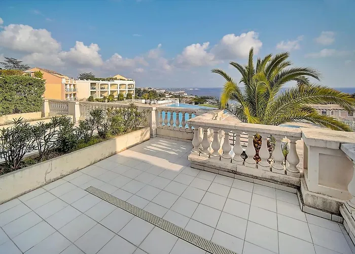 Immogroom - Sea View - Pool - Terrace - Parking - Air Conditioning شقة