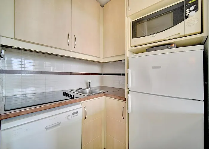 Immogroom - Sea View - Pool - Terrace - Parking - Air Conditioning شقة *