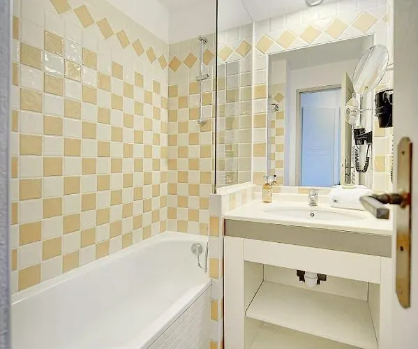 Immogroom - Sea View - Pool - Terrace - Parking - Air Conditioning شقة